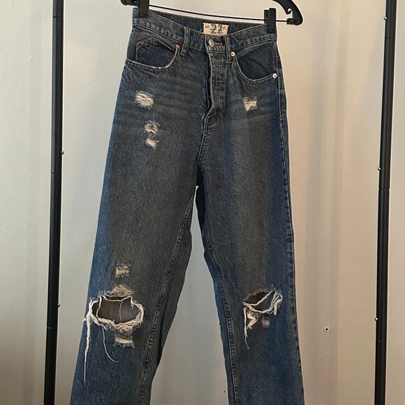 Free People / We The Free CRVY Distressed High Rise Straight Jeans – Size 27 - Picture 1 of 7